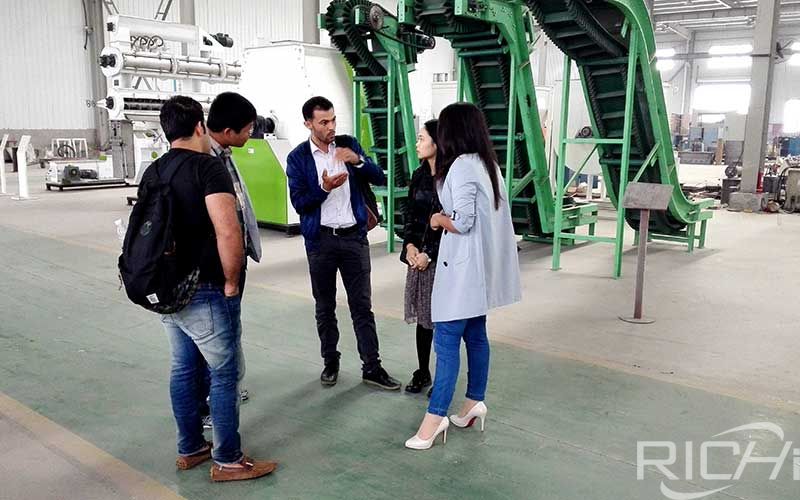 4tph Animal Pellet Feed Production Line customers visit the factory