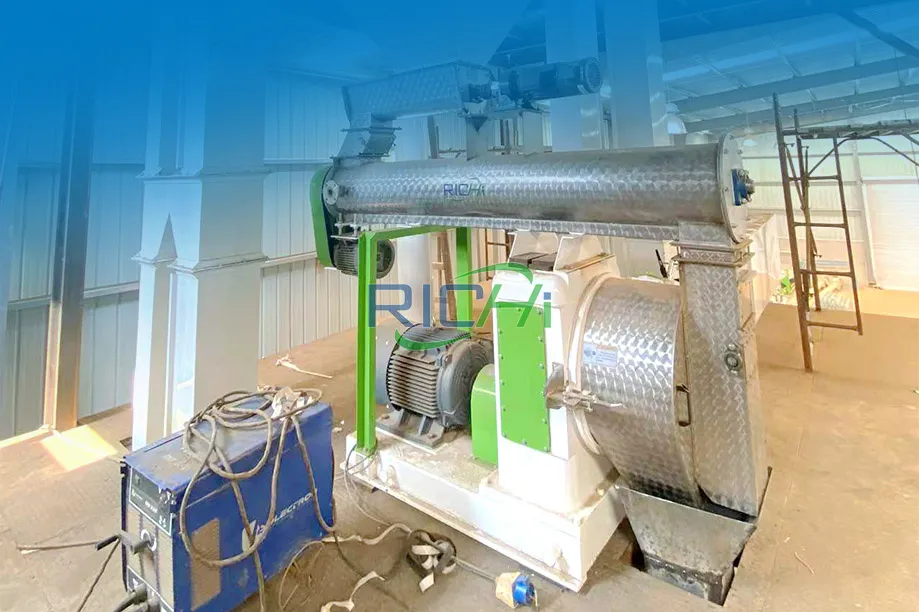 5-7T/H Broiler Feed Pellet Machine Project in Angola