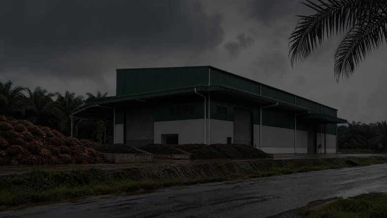 Planta de granulación de fertilizantes a partir de estiércol de aves de corral y residuos de palma en Malasia.