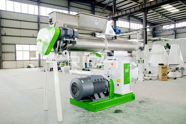 feeder and modulator on animal feed pellet machine