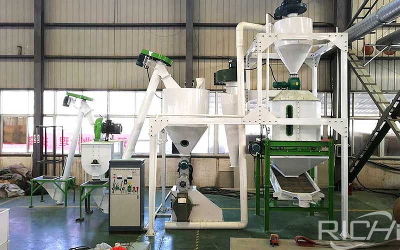 Collection of 1-2 tons / hour poultry feed pellet production line