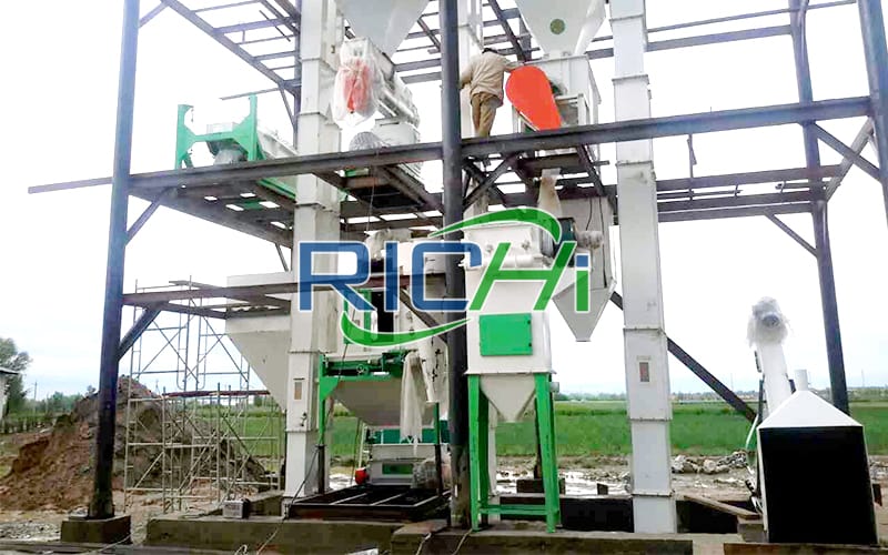 Uzbekistan 3-5T/H Low Cost Feed Mill Plant For Poultry