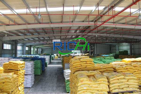 chicken feeds grinding machine making broiler chicken feed best plant for chicken feed