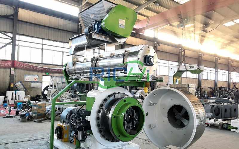 8-10T/H Hay Cubes Pellet Machine in New Zealand