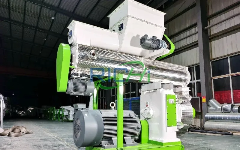 4-5T/H Alfalfa Hay Pellet Making Machine in Germany