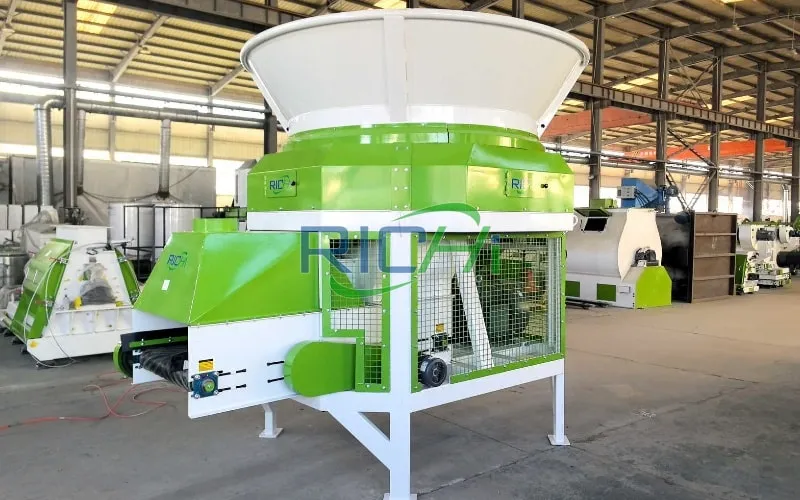 Измельчитель квадратных тюков производительностью 8–10 т/ч в Германии