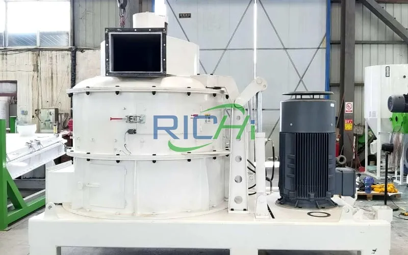 4-5T/H Pet Food Grinder in Vietnam