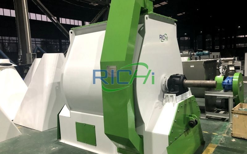 1500KG Cattle Feed Mixer in Vietnam