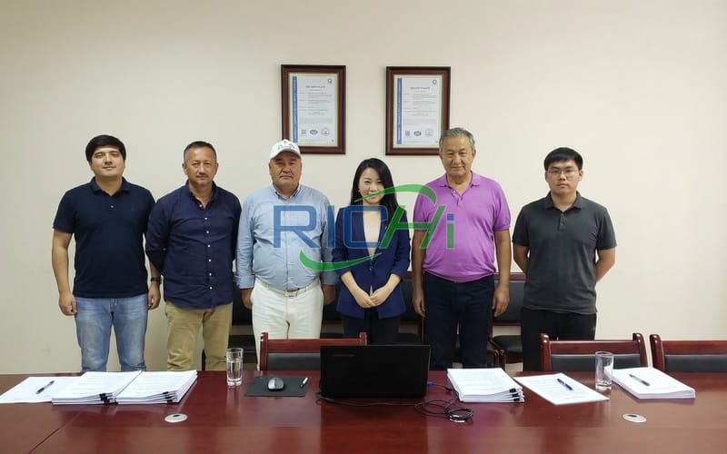 Cooperating with Uzbekistan Customer on 6 TonHour Cattle Feed Line