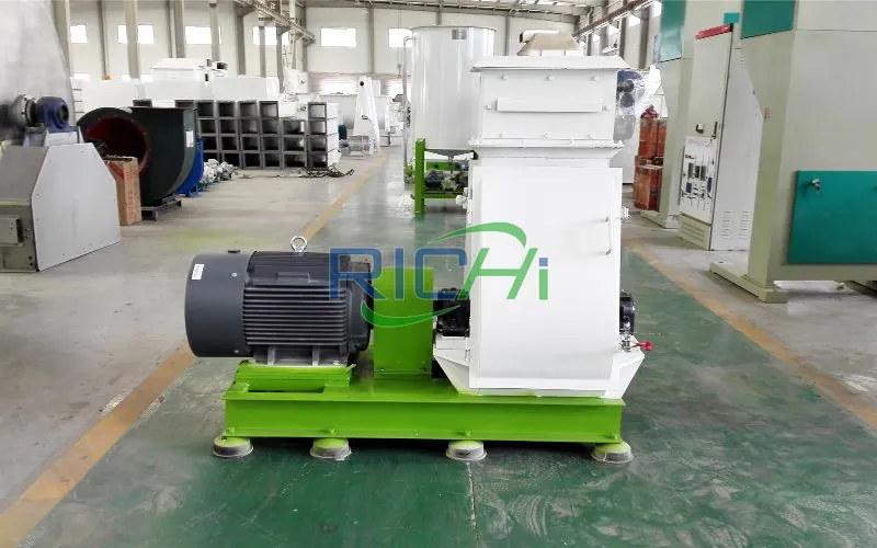 8-10T/H Chicken Feed Grinder Machine in Italy