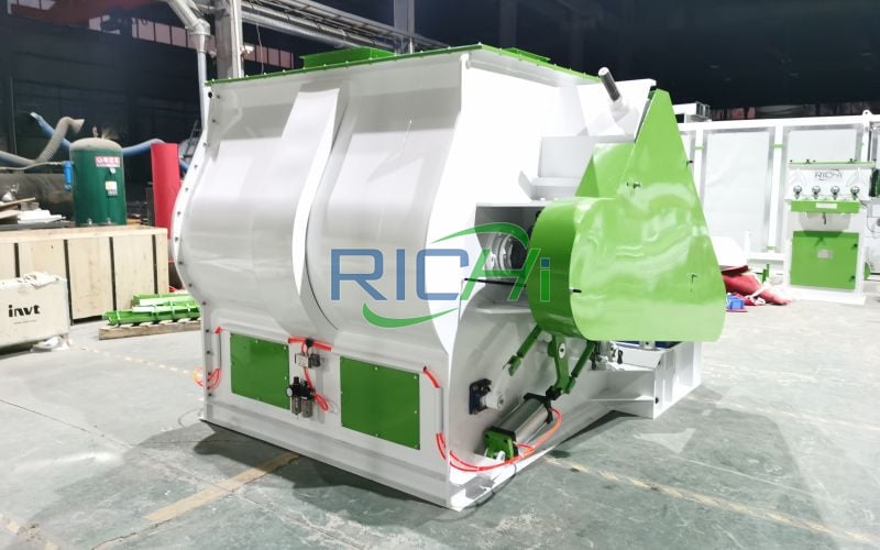 1000 KG Livestock Feed Mixer in Vietnam