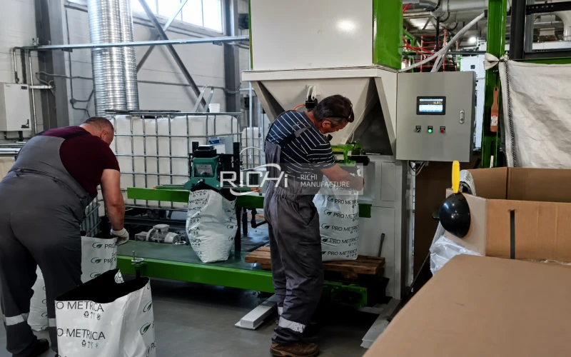 10T/H Livestock Pellet Feed Bagging Scale in Brazil