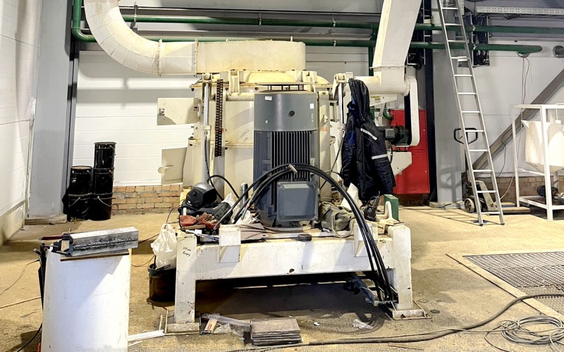 2–3 T/H Ultra Fine Feed Grinding Machine in Ivory Coast