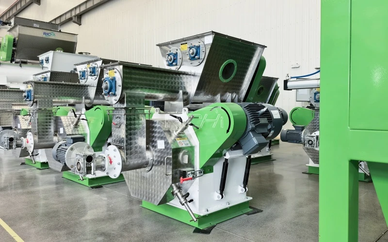 0.3–0.5 T/H Paper Pellet Maker in Indonesia