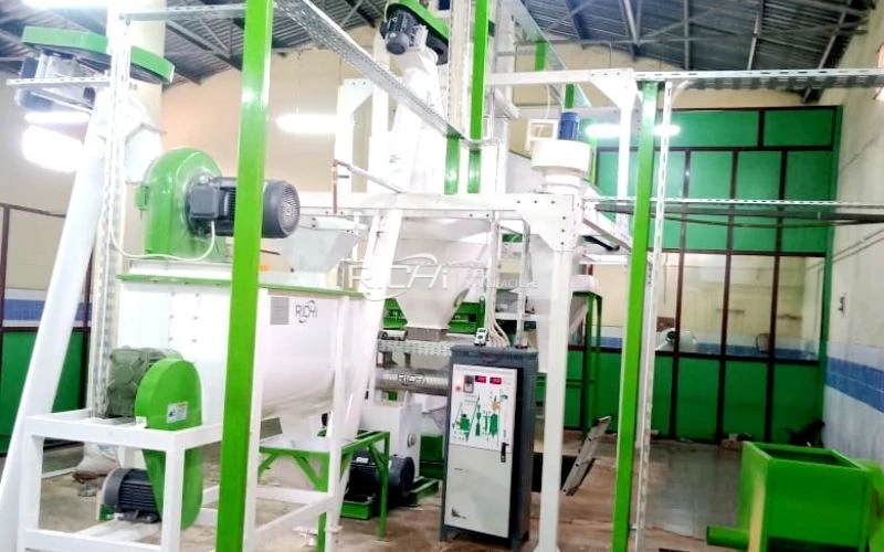 RICHI 1-2 T/H Poultry Feed Line Starts Production at Myanmar Farm