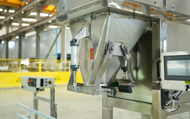 Shrimp Feed Automatic Bagger in Portugal