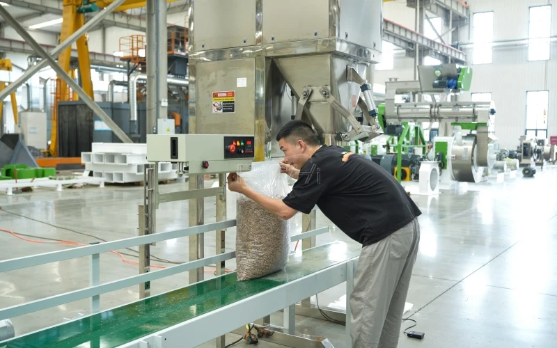 Pig Feed Bagging Machine in Russia