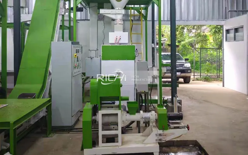 200-300 kg/H floating fish feed production line supplied to Botswana