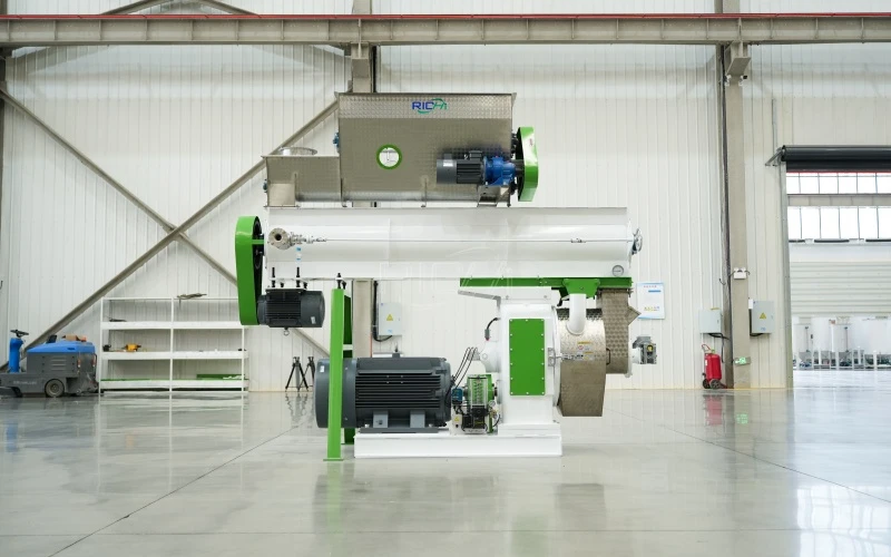 2.8–3.0 T/H Alfalfa Pellet Machine for Animal Feed in France