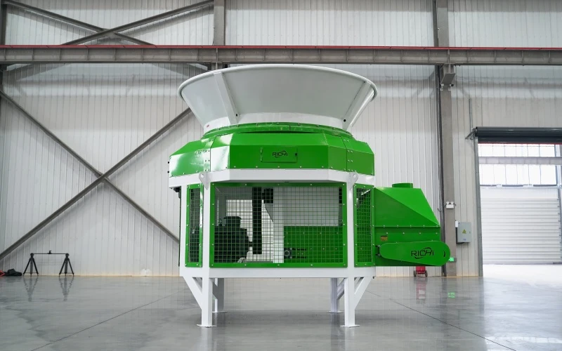 Straw Chopper Machine in Zambia | YPPK-2600 Bale Shredder