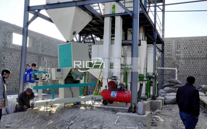 Automatic Packing Machine in Russia for Livestock Feed