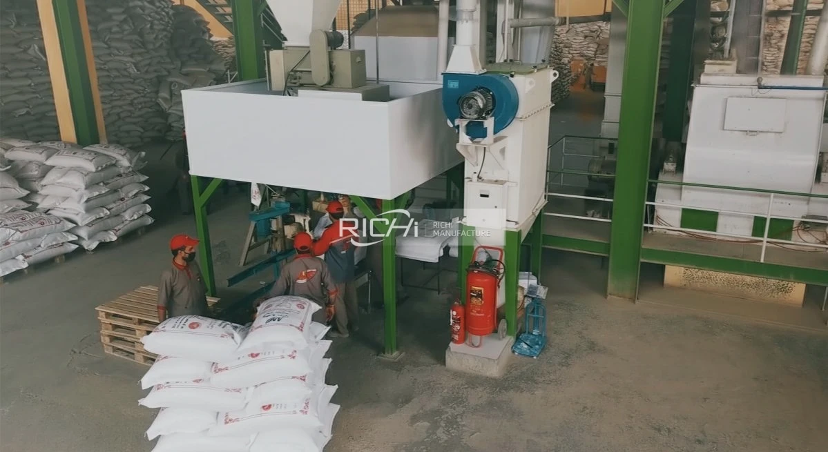 Automatic Packing Machine for Poultry Feed in Afghanistan