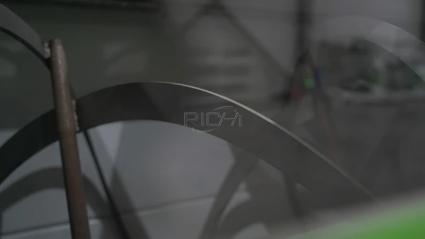 Sealing and Bearing Protection Structure