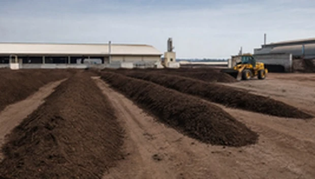 organic fertilizer plant compost yard