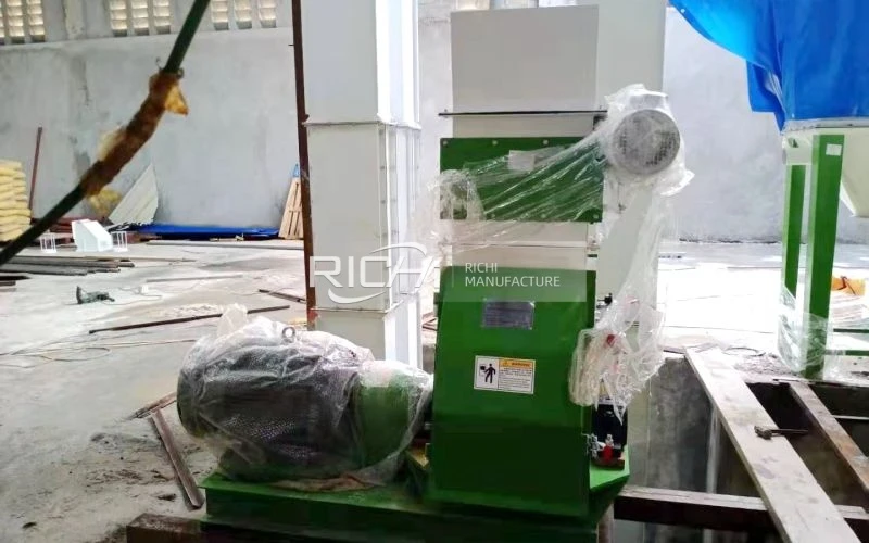 2–3 T/H Wood Hammer Mill in France