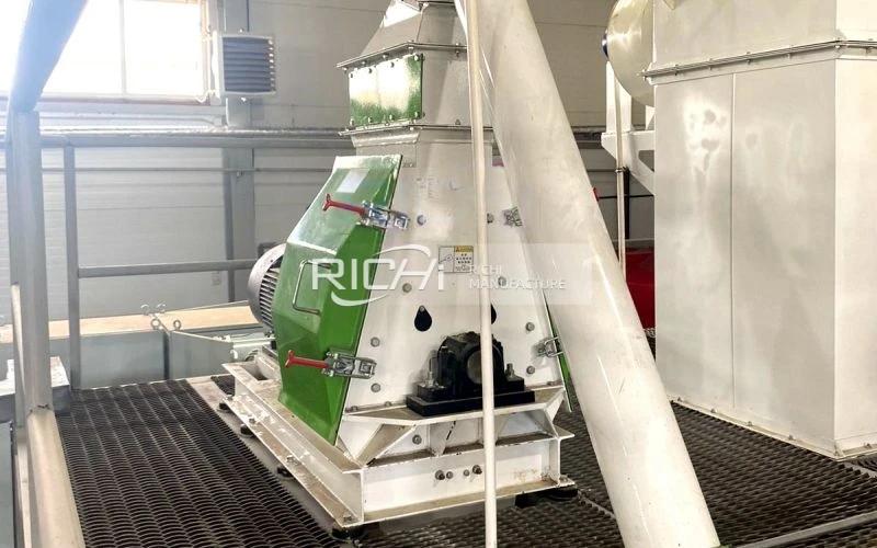 4 T/H Wood Hammer Mill in Romania